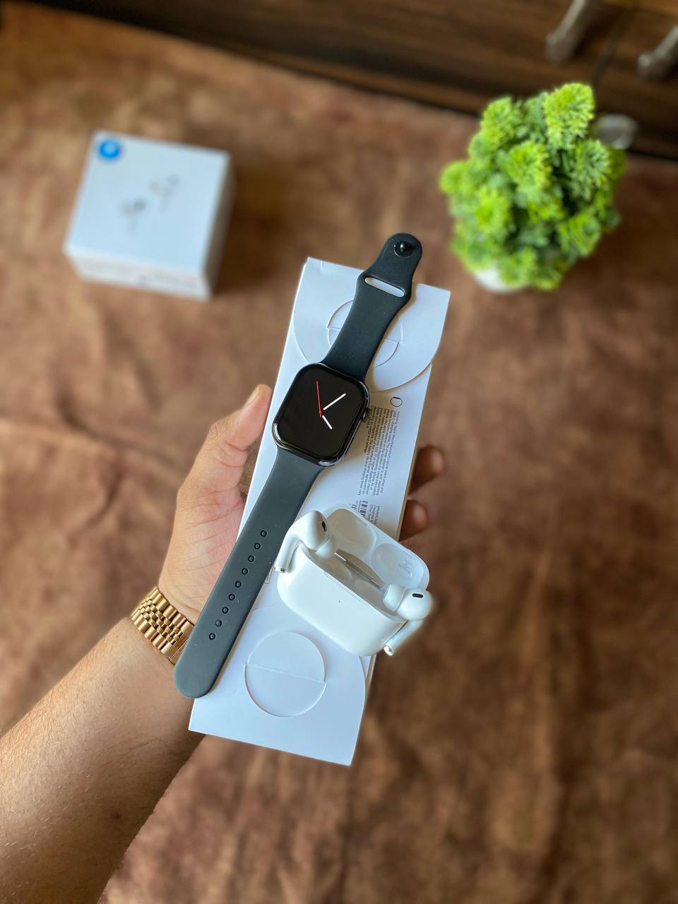 THE  EXCLUSIVE  LIMITED  EDITION  MATING SERIES 10 WATCH + AIRPODS PRO 2